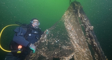 İzmit Körfezinden 5 ton hayalet ağ çıkarıldı