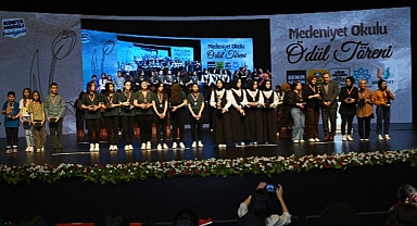 Konya Büyükşehir’in Yarışmalarında Dereceye Giren Öğrenciler Ödüllerini Aldı