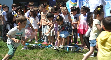 Minik öğrenciler Buz Partisi etkinliğinde eğlendi