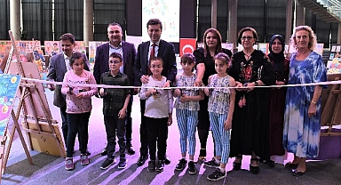 Minik ressamlar yaptıkları resimlerle hayran bıraktı