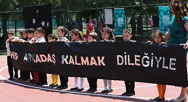 Miniklerin ilk mezuniyet heyecanı