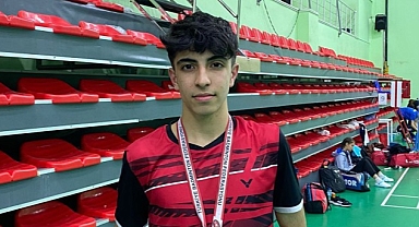 Osmangazili badmintoncudan altın madalya