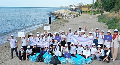 Silivrili Öğrenciler Marmara Denizi’nde Kıyı Temizliği Yaptı