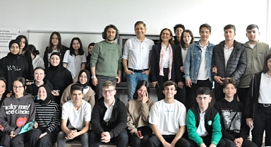 Tiyatronun eğitimdeki yerini anlattı