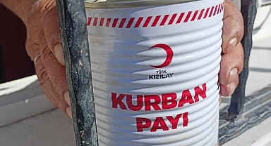 Türk Kızılay İzmir İl Şubesi bayramda da ihtiyaç sahibi ailelerin yanında olmaya devam ediyor