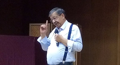 Ünlü Yazar Hayati İnanç Sevenleriyle Buluştu