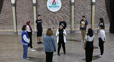 Yaratıcı drama ve tiyatro kursu başladı