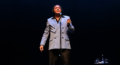 ‘’Yıl 1974’’ ün Prömiyeri Gerçekleşti - Hakan Meriçliler’den Tanu Okan Anısına: Yıl 1974