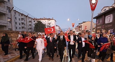 15 Temmuz Demokrasi ve Milli Birlik Günü'nde Gölcük dimdik ayakta