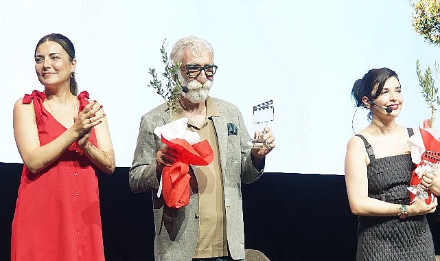 2. Gemlik film festivali'nin açılışını Cezmi Baskın ve Gonca Vuslateri yaptı