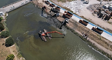 AOSB Deresi’nde temizlik çalışmaları sürüyor