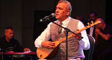 Âşık Veysel'in türküleri Yavuz Bingöl tarafından Kocaeli'de seslendirildi