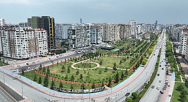 Başkan Altay: “Şehrin Merkezinde Önemli Bir Yeşil Doku Oluşturan Şefik Can Parkı’nda Üçüncü Etap Çalışmalarımız Sürüyor”