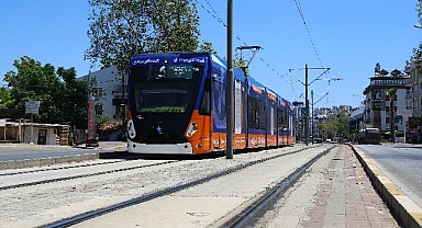 Doğu Garajı-Meydan arasındaki tramvay hattında onarım çalışması