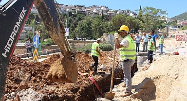 Finike Kanalizasyon Şebeke Hattı inşaatında sona gelindi