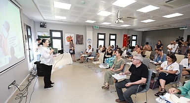 Genç Gazeteciler Efes Tarlası Yaşam Köyü'nde ustalarla buluştu