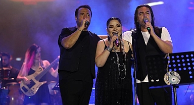İstanbul Festivali’nde İzel – Çelik – Ercan ve 90’lar Gecesi ile Geçmişe Yolculuk