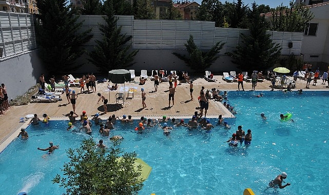 Keçiören'de Deniz tadında aquaparklar