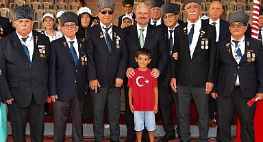 Kıbrıs Gazisi Menemenliler Barış ve Özgürlük Bayramı’nda Kıbrıs’ta