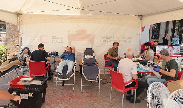 Kocaeli'de muhtarlardan Kızılay'a kan bağışı