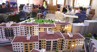 Merkez Kentsel Dönüşüm Projesi'nde hak sahipleri tapu devir işlemlerine başladı