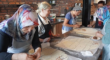 Ödüllü mantı bükme yarışması Keçiören'de düzenlendi
