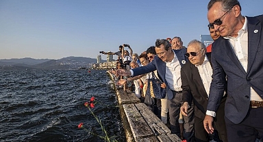Srebrenitsa Kurbanlarına Konak'ta Hüzünlü Anma