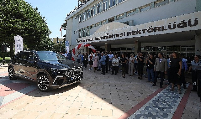 Türkiye'nin yerli otomobili TOGG DEÜ'nün Makam Aracı oldu