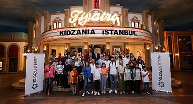 Yıldız Entegre’den görme engelli depremzede çocuklara WeWALK akıllı baston hediye