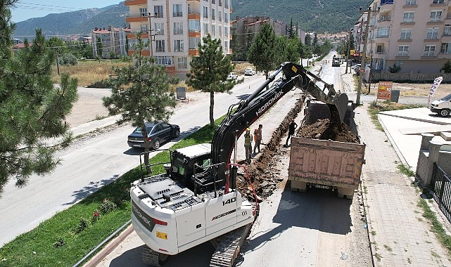Başkan Altay: “128 Kilometrelik Islah Çalışmasıyla Akşehir’in Su Şebekesini Yeniliyoruz”