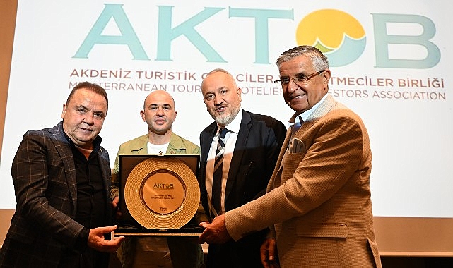 Başkan Böcek Kemer'de