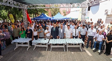 Buca’da aşure dualarla karıldı