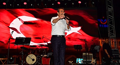 “Büyük zaferi coşkuyla kutluyoruz”