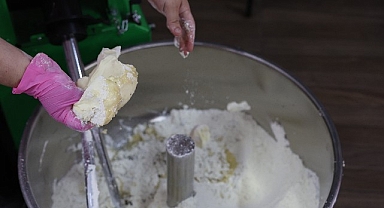 Büyükşehir'den Serik'e hamur yoğurma makinesi