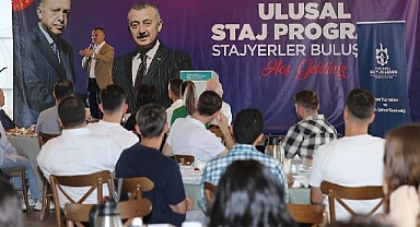Büyükşehir stajyerleriyle buluşan Büyükakın; İdeallerinizden asla vazgeçmeyin