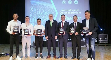 Ege Üniversitesi mezunlarıyla bağlarını koparmıyor