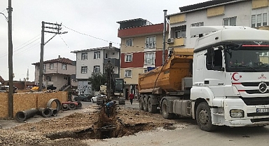 Gebze'de başlatılan altyapı çalışmaları gece gündüz demeden devam ediyor