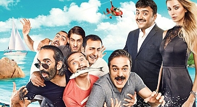 Gölcük'te açık havada sinema keyfi