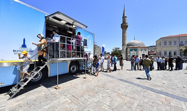 İzmir’de Muharrem ayında aşure dağıtımı başladı