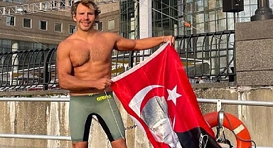 İzmirli Emre’den ABD’de zafer kulacı