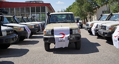 Japon Kızılhaçı'ndan Türk Kızılay'a 30 Arazi Aracı