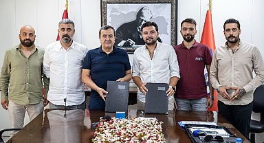 Konak’ta imzalar sokak emekçileri için atıldı