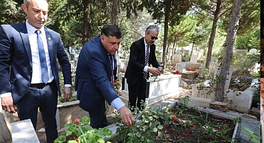 Menderes'te 30 Ağustos'ta Şehitler Unutulmadı