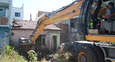 Metruklar yıkılıyor vatandaşın yüzü gülüyor