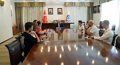 Rektör Budak, ‘Zafer Yürüyüşü’ne katılan Egeli Ekibi ağırladı