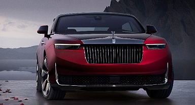 Rolls-Royce İlk Droptail Otomobilini Tanıttı ; ''La Rose Noire '' Tanıtıldı !!