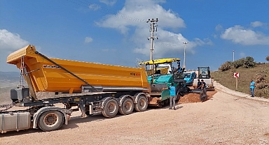 Yol Bakım Timi asfaltlamada dur durak bilmiyor