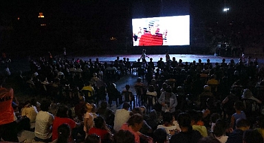 30 Bin Çankayalı ile birlikte film keyfi
