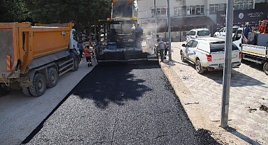 Antalya Büyükşehir'den Elmalı Hükümet Caddesine sıcak asfalt