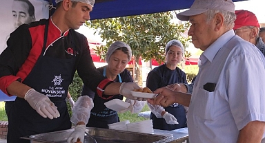 Aydın Büyükşehir Belediyesi'nden Merhum Başbakan Adnan Menderes Anısına beş farklı noktada lokma hayrı